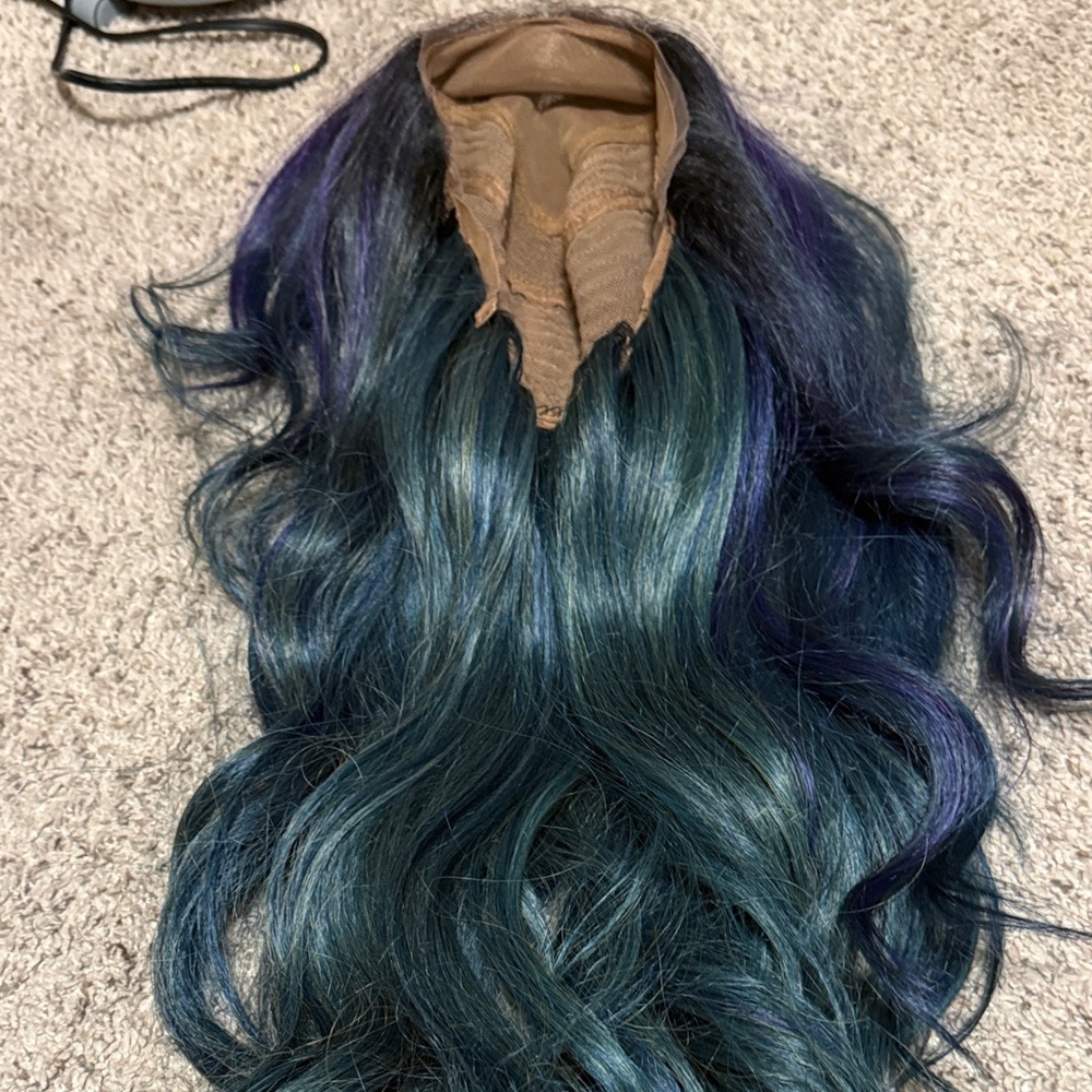 Nixie- Sassy Misfits Teal-Blue Wig - Picture 6 of 6